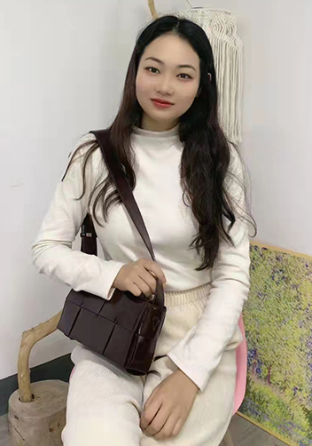 Mia 8 Square Leather Shoulder Bag Choco
