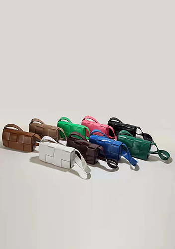 Mia 8 Square Leather Shoulder Bag Choco