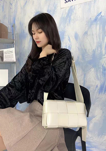 Mia 8 Square Leather Shoulder Bag Cream