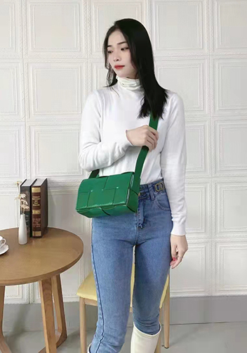 Mia 8 Square Leather Shoulder Bag Green