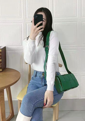 Mia 8 Square Leather Shoulder Bag Green