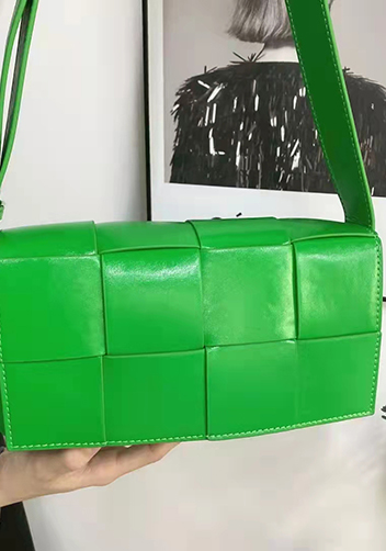 Mia 8 Square Leather Shoulder Bag Green Parakeet