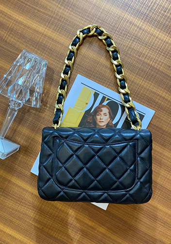 Adele Flap Medium Lambskin Chain Bag Black