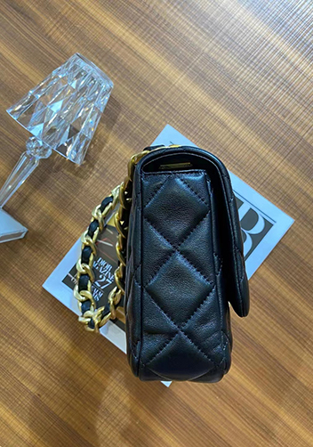 Adele Flap Medium Lambskin Chain Bag Black