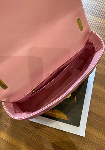 Adele Flap Medium Lambskin Chain Bag Pink
