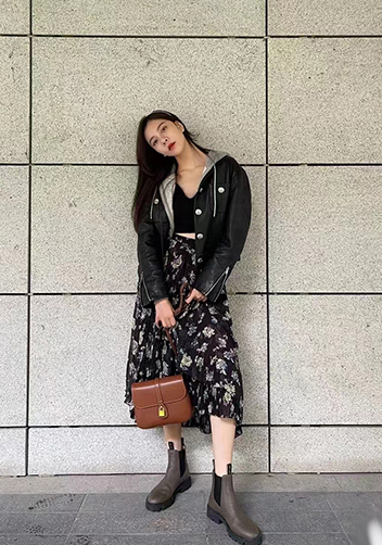 Anathema Calfskin Padlock Shoulder Bag Brown