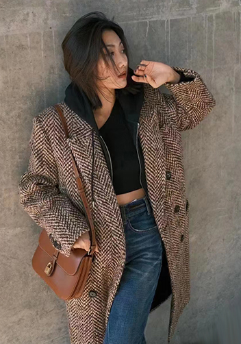 Anathema Calfskin Padlock Shoulder Bag Brown