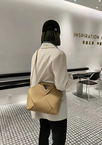 Euclid Medium Woven Bag Beige