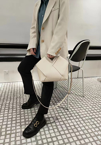 Euclid Medium Woven Bag Cream