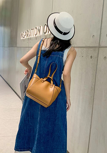 Adrienne Multifunctional Leather Bag Camel
