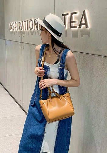 Adrienne Multifunctional Leather Bag Camel