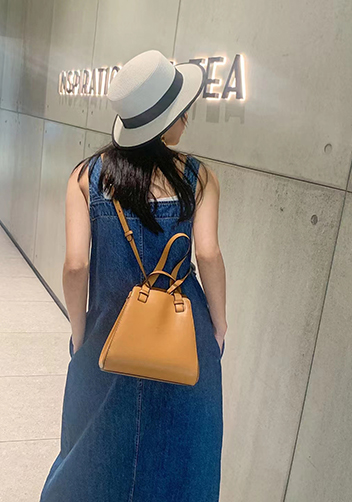 Adrienne Multifunctional Leather Bag Camel
