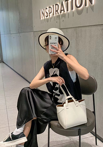 Adrienne Multifunctional Leather Bag Cream