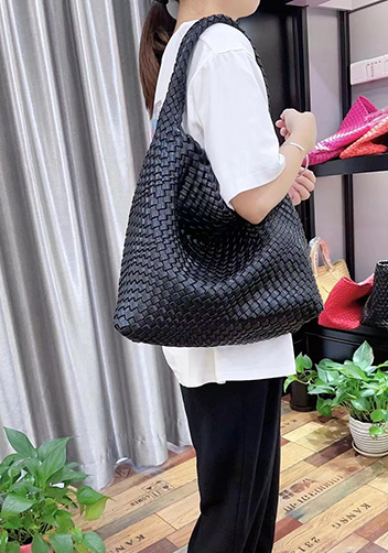 Mia Hobo Woven Single Handle Tote Black