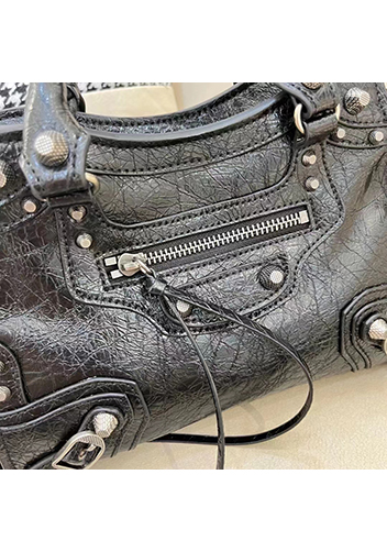 The Route 66 Brushed Leather Medium Tote Black