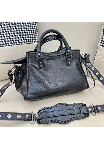 The Route 66 Brushed Leather Medium Tote Black