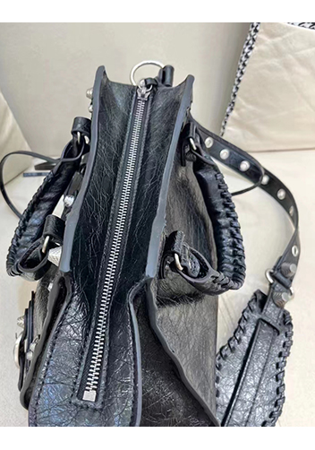 The Route 66 Brushed Leather Medium Tote Black