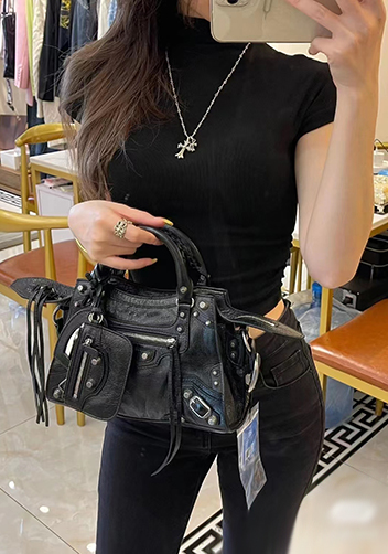 The Route 66 Brushed Leather Medium Tote Black