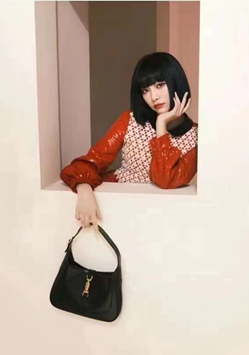 Daphne Leather Shoulder Bag Small Black