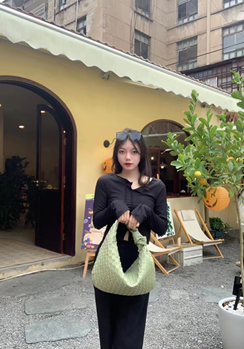 Dina Medium Knotted Intrecciato Leather Tote Green