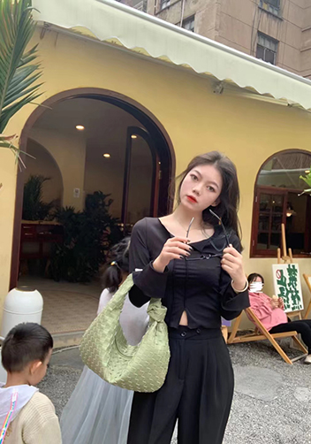 Dina Medium Knotted Intrecciato Leather Tote Green