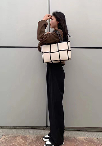 Mia Woven Canvas 6 Squares Tote Black