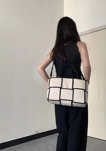 Mia Woven Canvas 6 Squares Tote Black