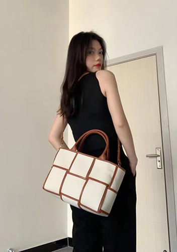 Mia Woven Canvas 6 Squares Tote Black