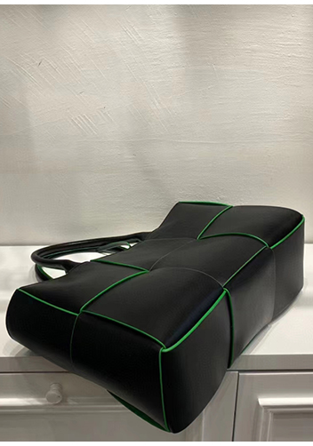 Mia Woven Leather 6 Squares Tote Black Green