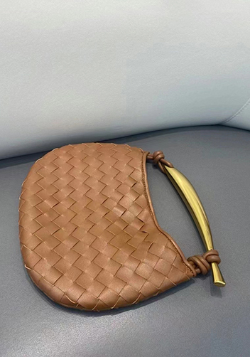 The Fish Handle Bag Camel
