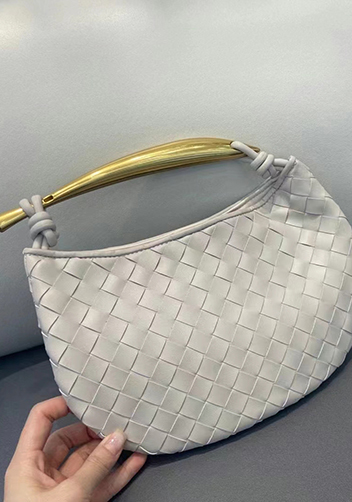 The Fish Handle Bag Cream