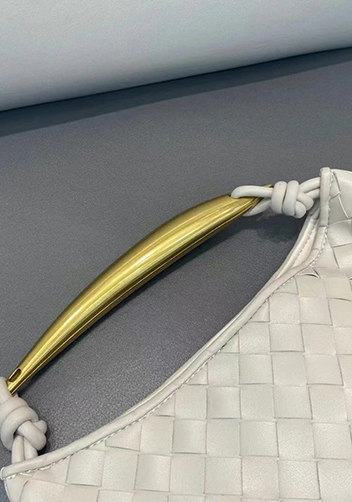 The Fish Handle Bag Cream