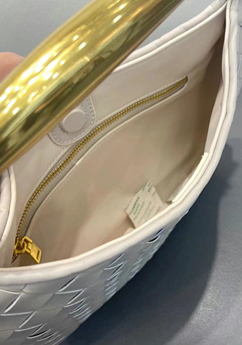 The Fish Handle Bag Cream