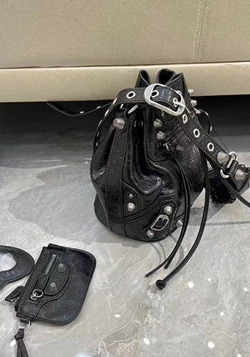 The Route 66 Leather Bucket Shoulder Bag Black