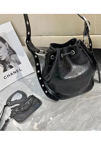 The Route 66 Leather Bucket Shoulder Bag Black