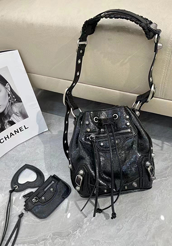 The Route 66 Leather Bucket Shoulder Bag Black