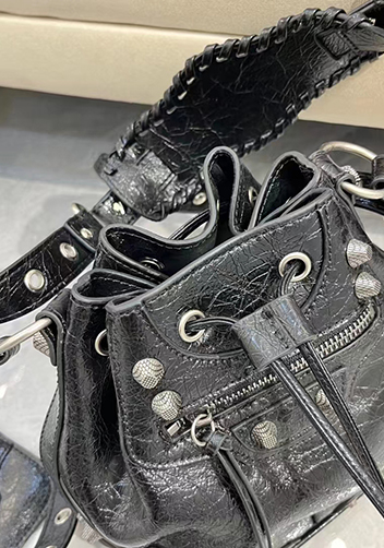 The Route 66 Leather Bucket Shoulder Bag Black