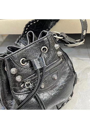 The Route 66 Leather Bucket Shoulder Bag Black