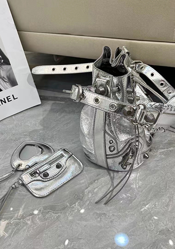The Route 66 Leather Bucket Shoulder Bag Silver