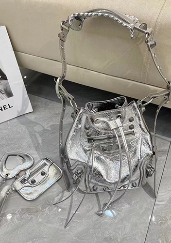The Route 66 Leather Bucket Shoulder Bag Silver