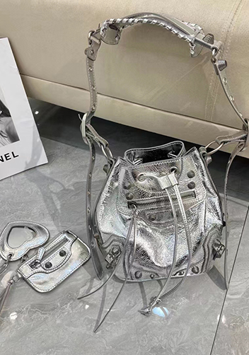 The Route 66 Leather Bucket Shoulder Bag Silver