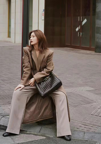 Allegria Woven Large Leather Shoulder Bag Choco