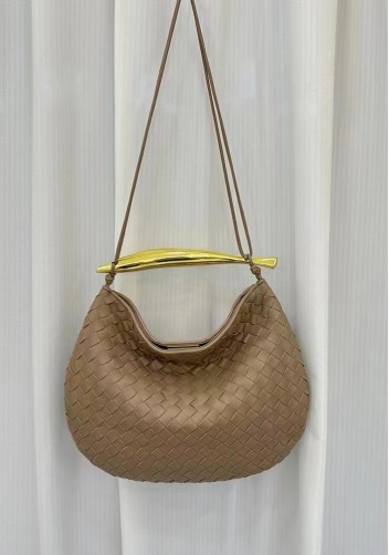 The Fish Handle Large Shoulder Bag Beige