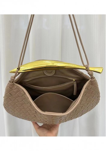 The Fish Handle Large Shoulder Bag Beige