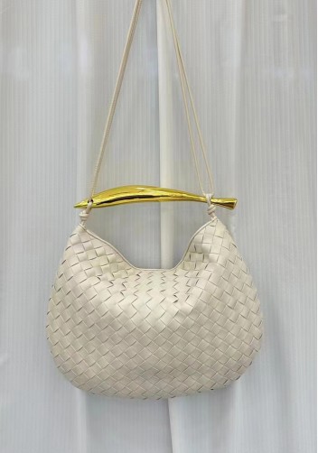 The Fish Handle Large Shoulder Bag Cream