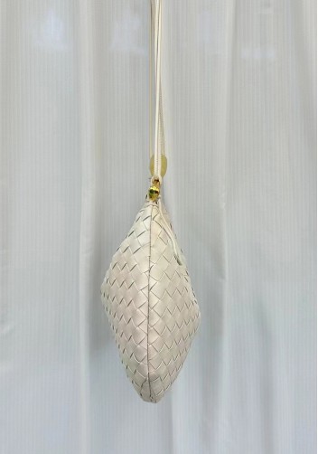The Fish Handle Large Shoulder Bag Cream