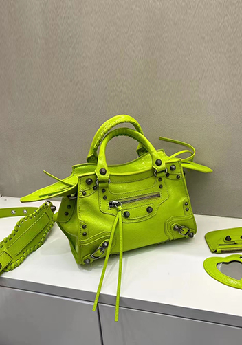 The Route 66 Brushed Leather Medium Tote Green
