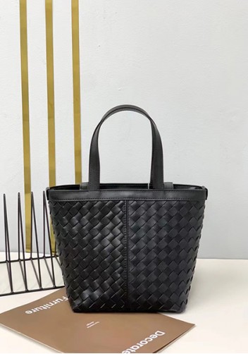 Mia Woven Leather Flip Flap Tote Black