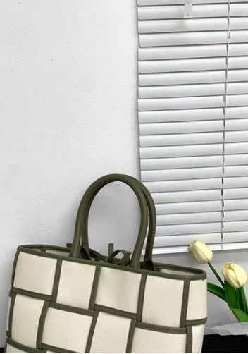 Mia Woven Canvas 12 Squares Tote Green