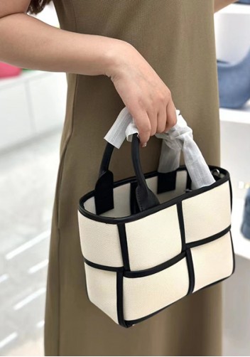 Mia Woven Canvas 4 Squares Tote Black